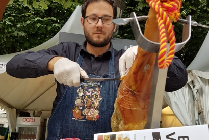 Dégustation de jambon au Haras de Gelos (64)